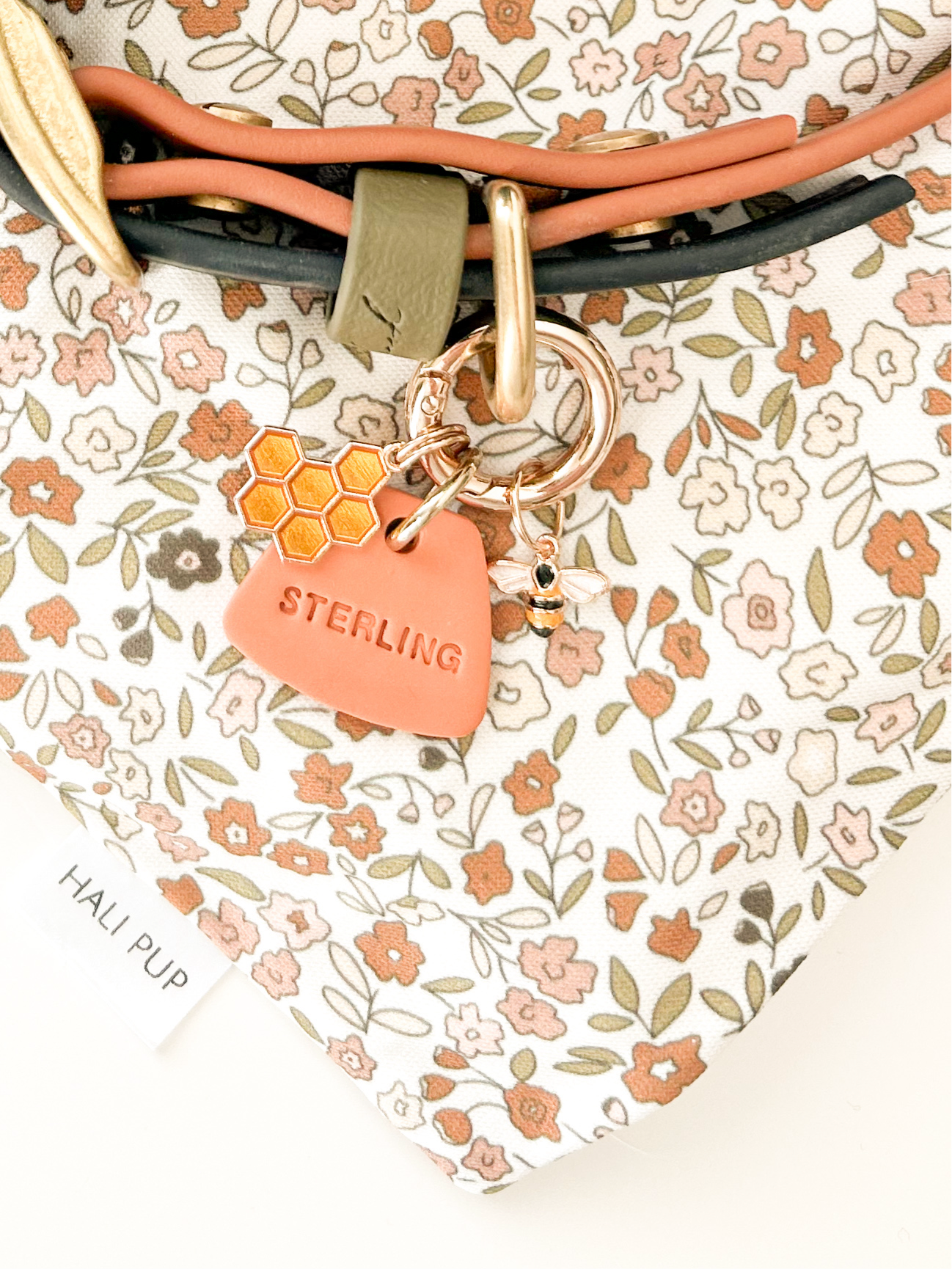honeycomb | collar charm