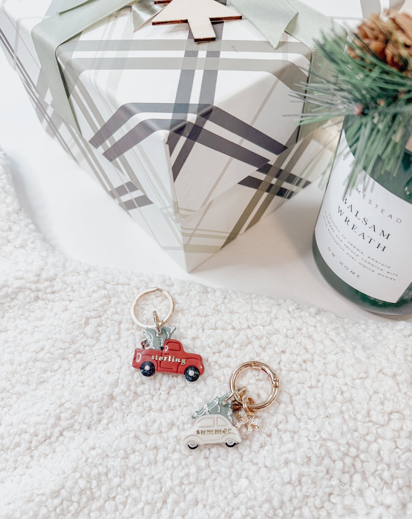 truck w/ xmas tree | pet id tag