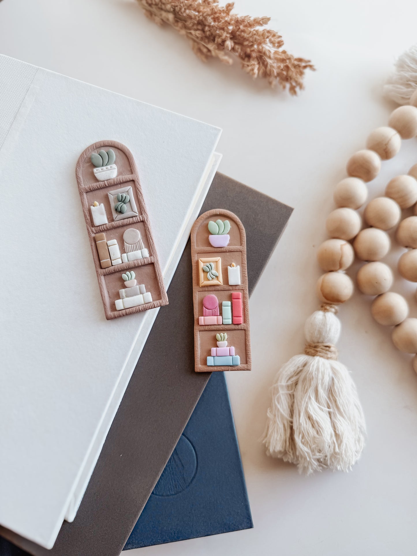 bookshelf | bookmark