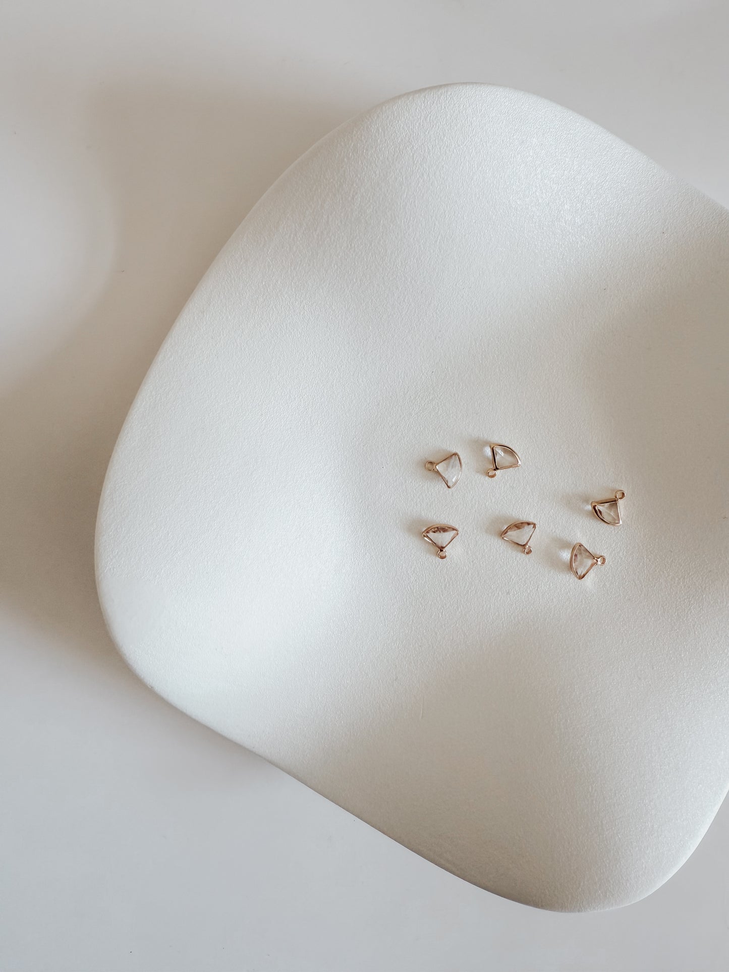 clear glass triangle | collar charm