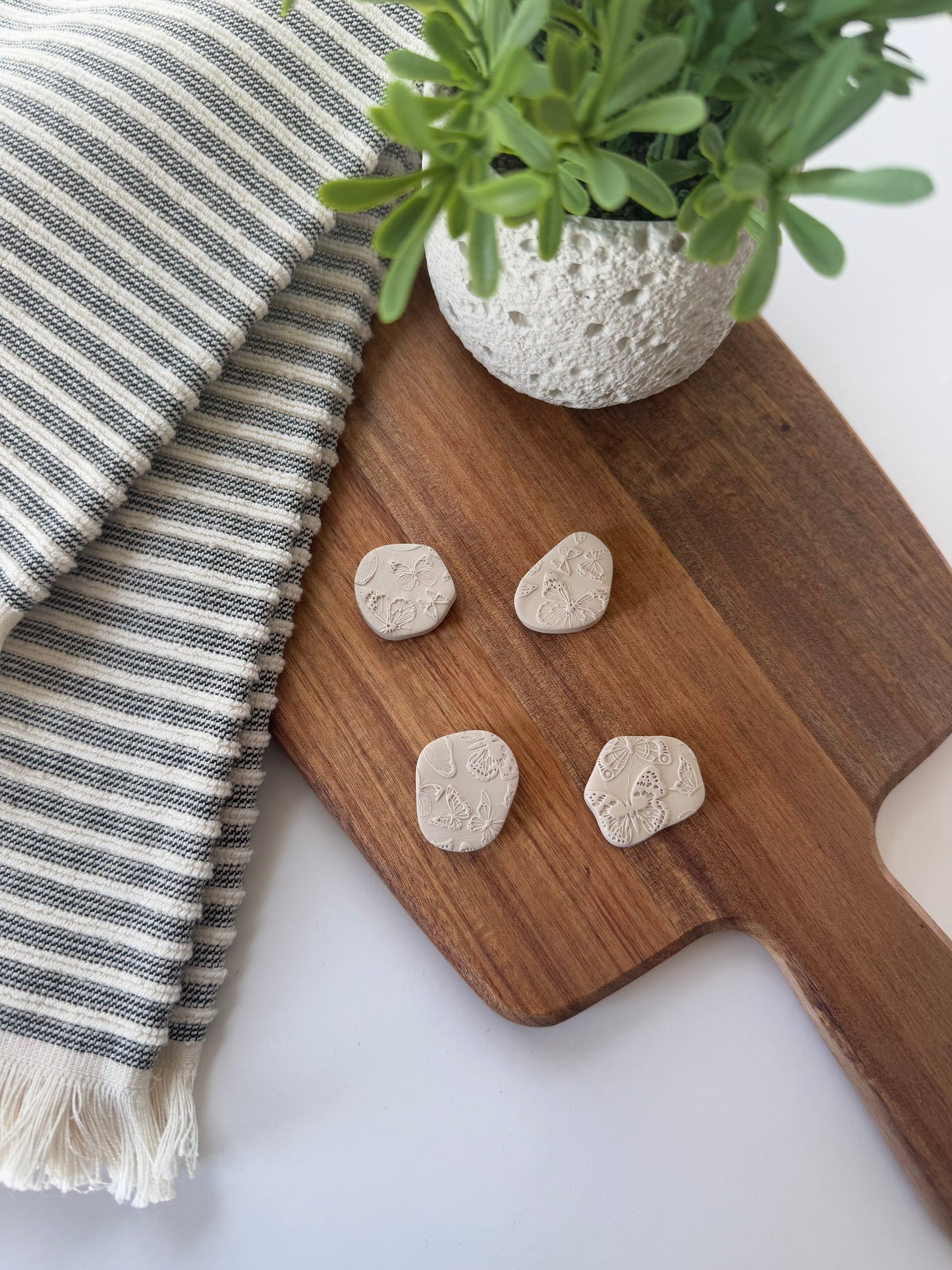 butterfly pebble | magnet set (4)