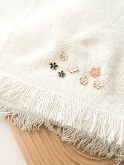 sakura flower | collar charm
