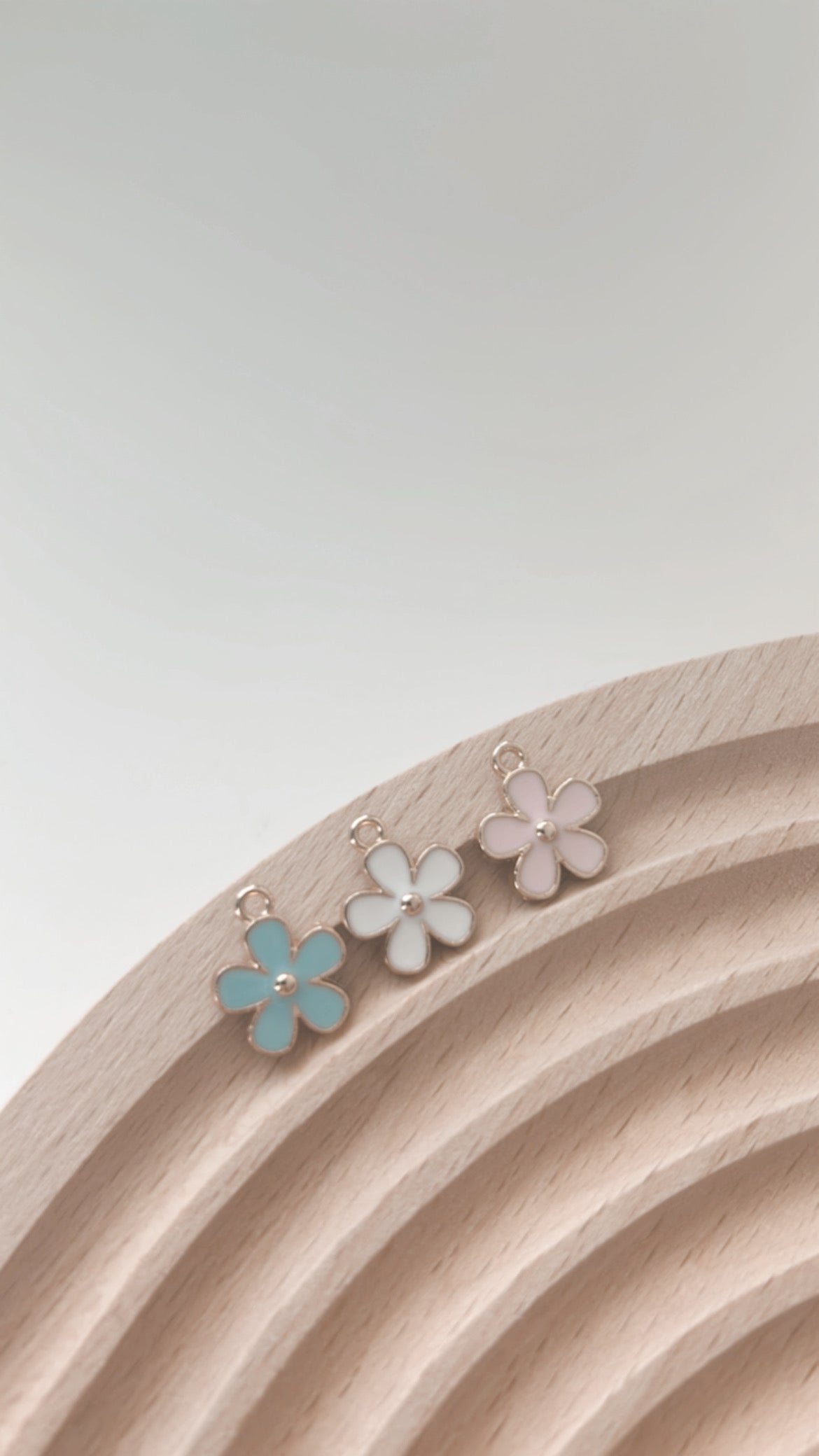 dainty flower | collar charm
