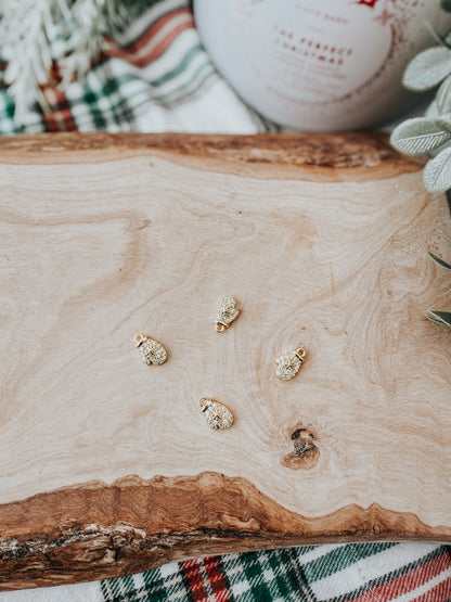 pave cz mitten 18k gold plated | collar charm