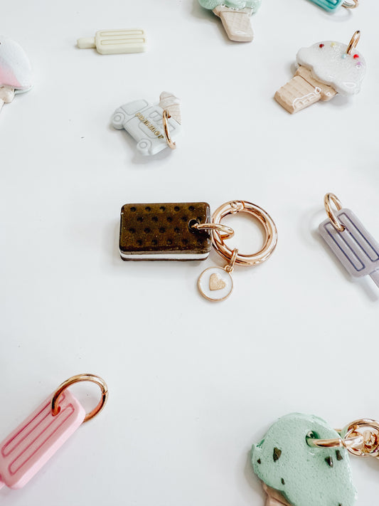 ice cream sandwich | pet id tag